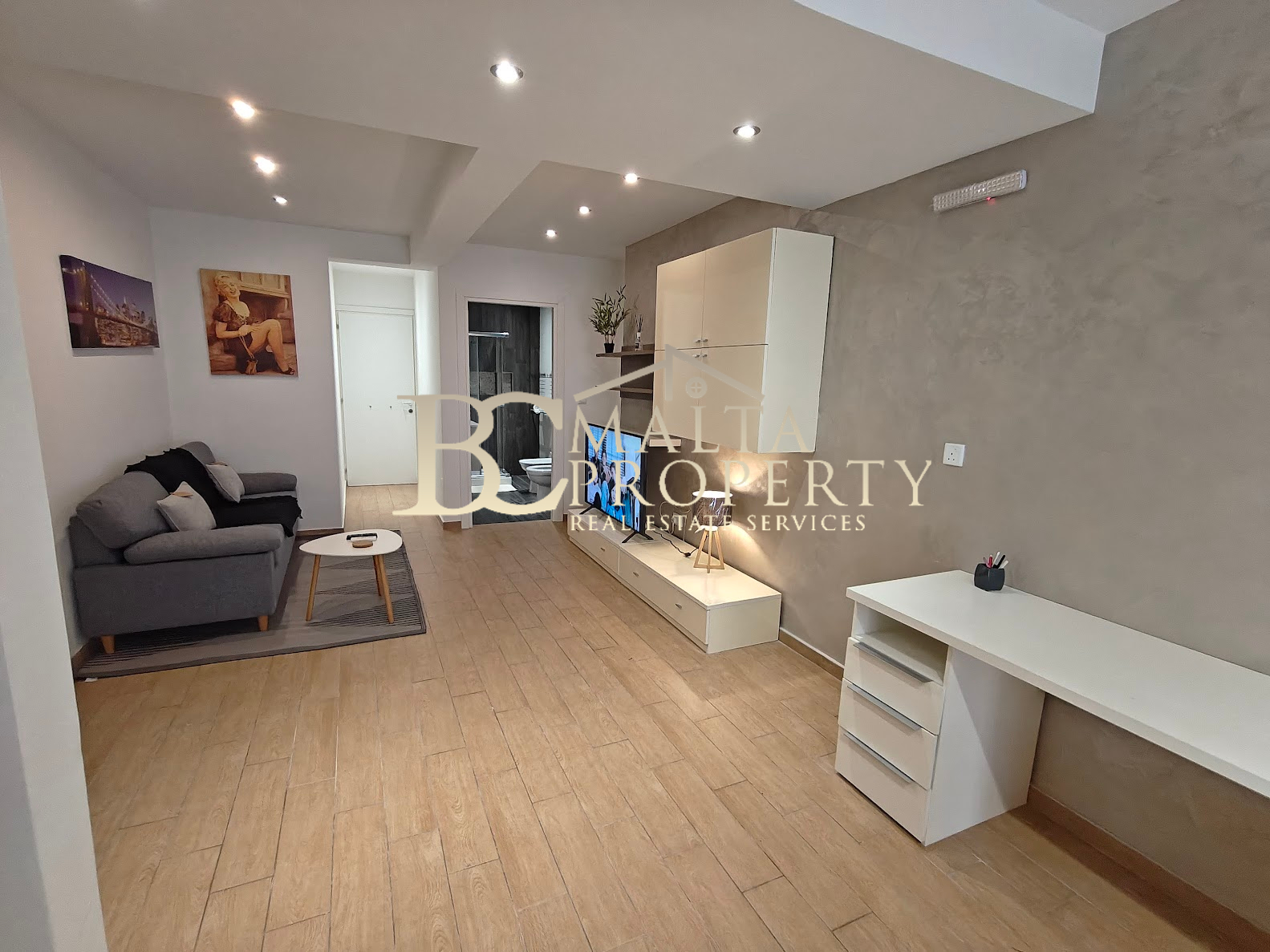 Msida Modern Fully Air conditioned 2 Bedroom Apartment 4 mins walk to Pieta Marina