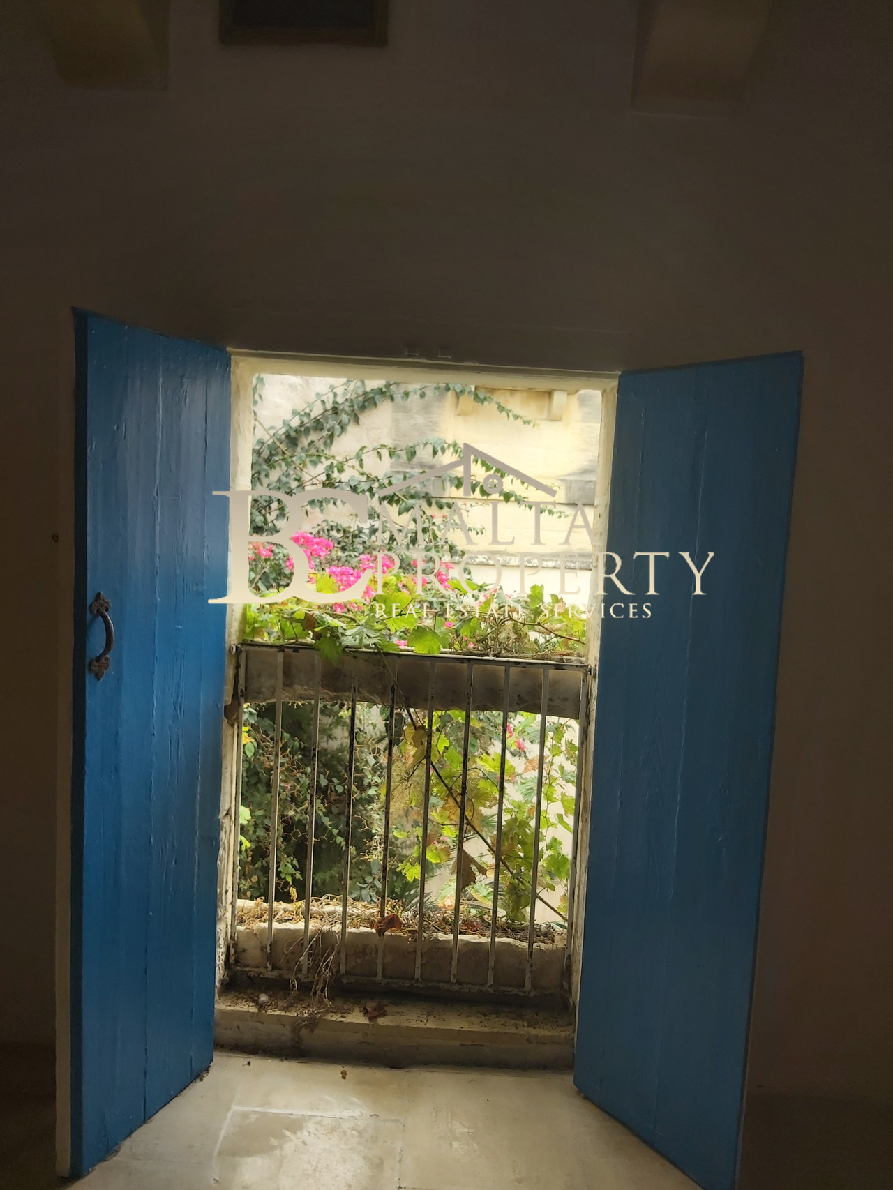 Naxxar 350 year Old 4 Bedroom / 3 Bathroom House of Character with Outdoor Space