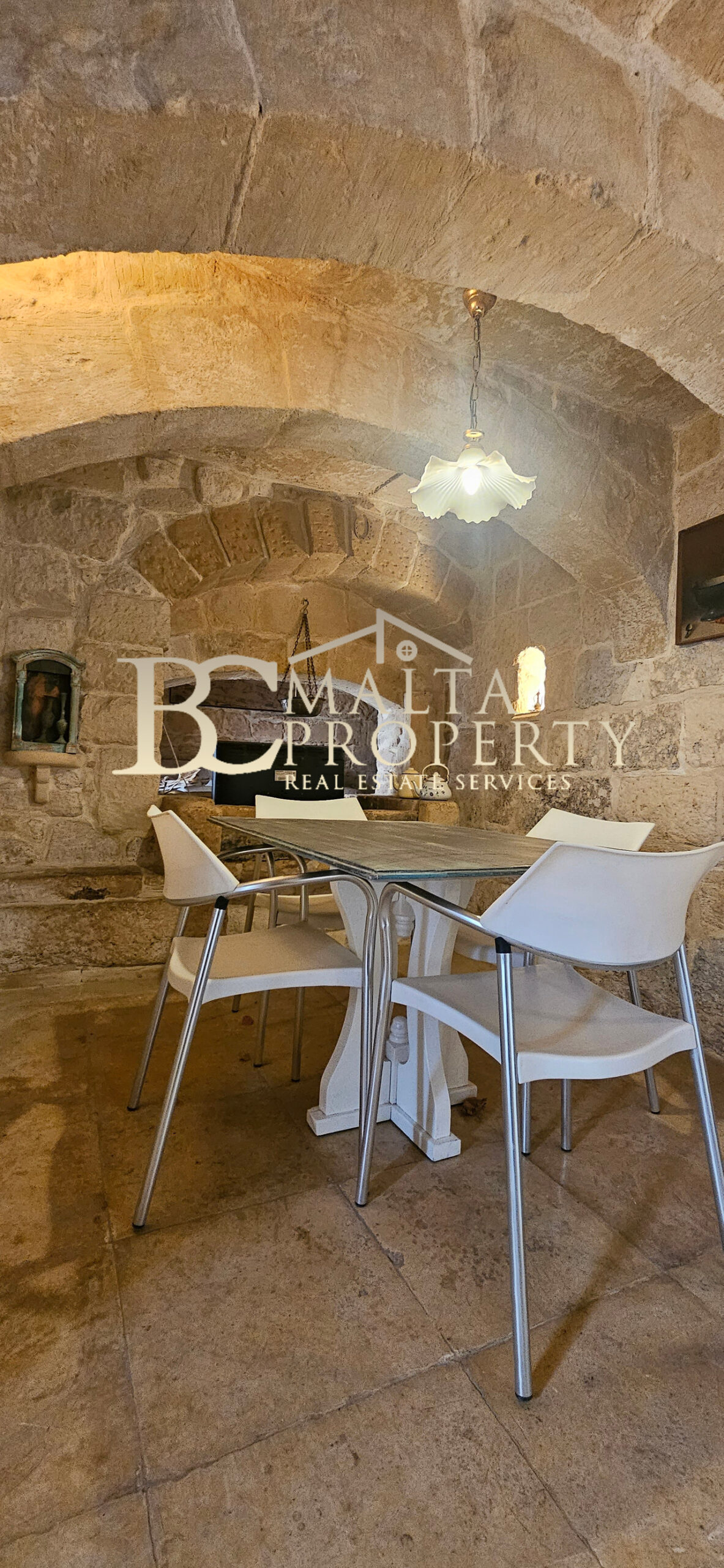 Naxxar 350 year Old 4 Bedroom / 3 Bathroom House of Character with Outdoor Space