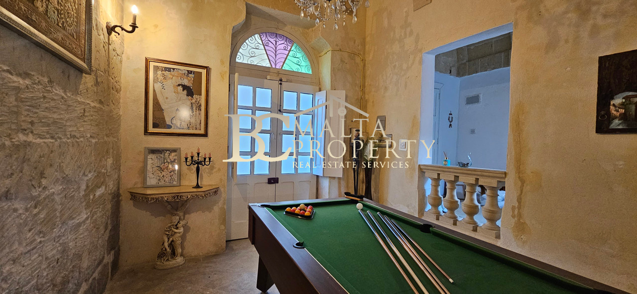 Naxxar 350 year Old 4 Bedroom / 3 Bathroom House of Character with Outdoor Space