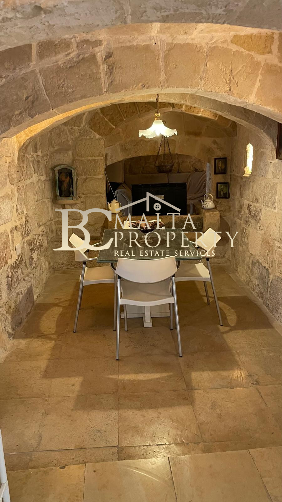 Naxxar 350 year Old 4 Bedroom / 3 Bathroom House of Character with Outdoor Space