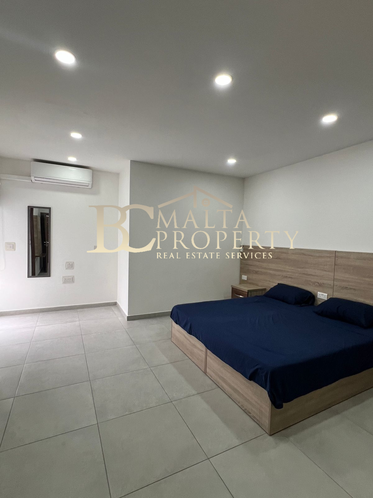 Msida 2 Bedroom / 2 Bathroom Fully Air Conditioned Penthouse close to Junior College