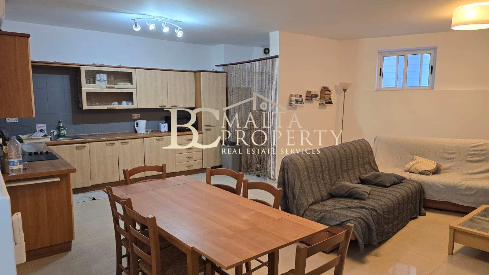 St Julian Spinola behind Mc Donalds Spacious 2 Bedroom / 2 Bathroom Apartment