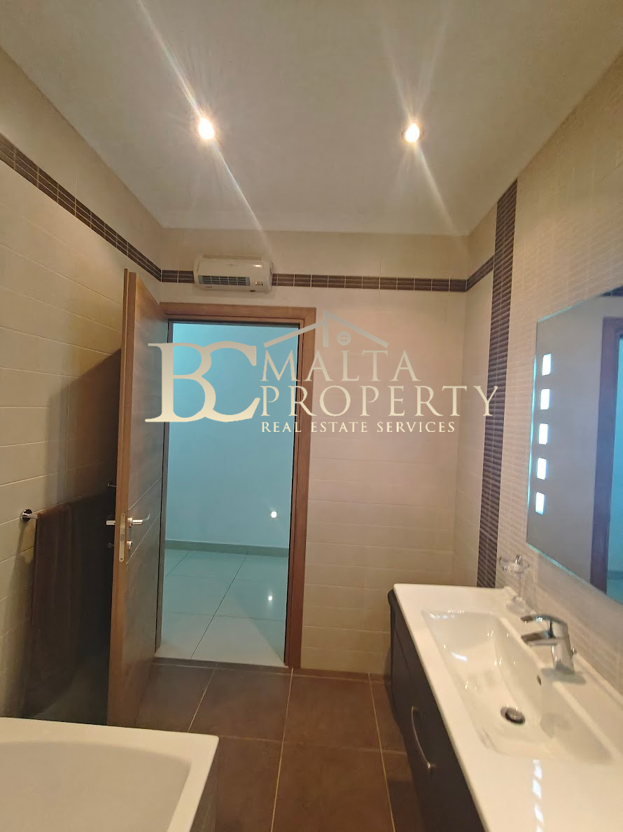 Siggiewi Highly Furnished 2 Bedroom/ 2 Bathroom Apartment + Study Office Room