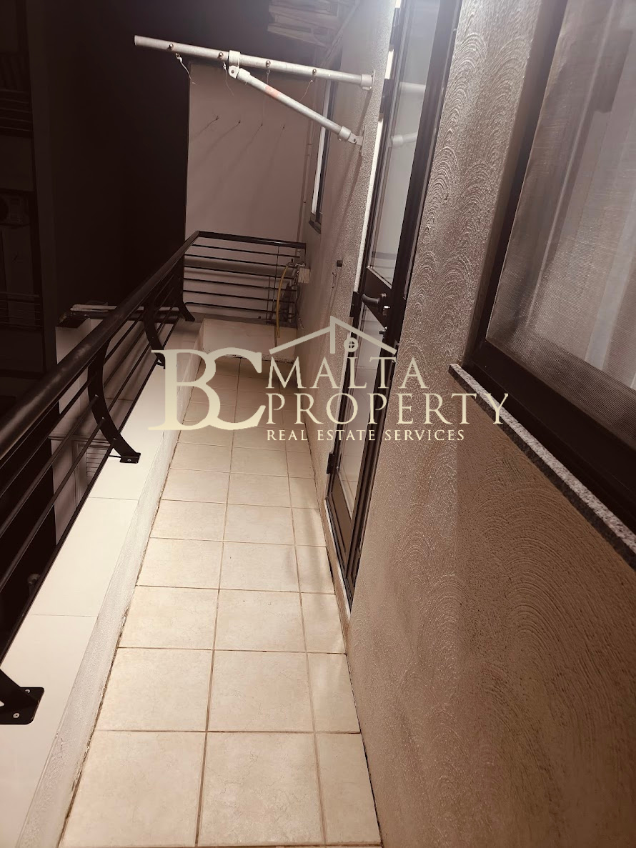 Siggiewi Highly Furnished 2 Bedroom/ 2 Bathroom Apartment + Study Office Room