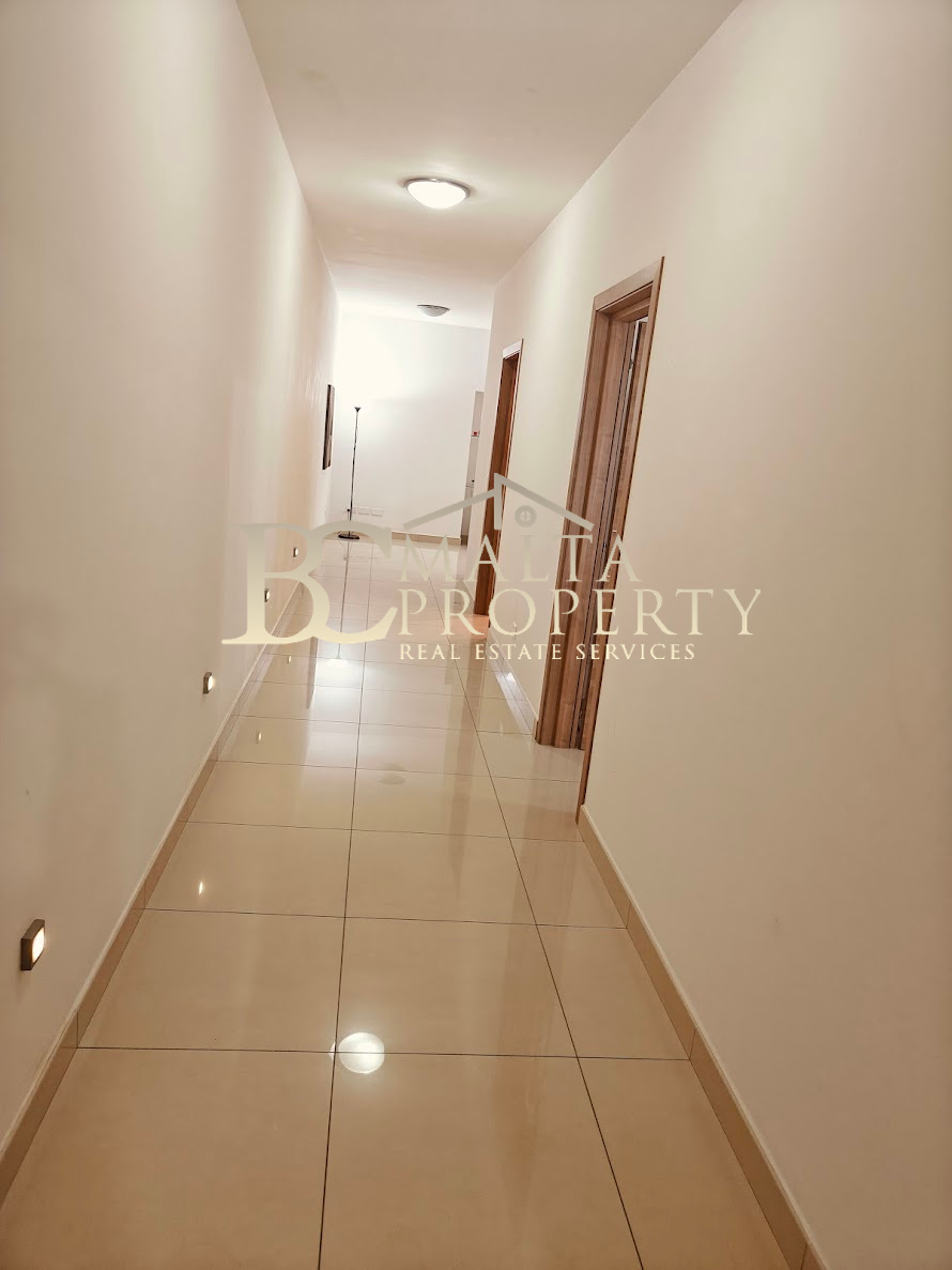 Siggiewi Highly Furnished 2 Bedroom/ 2 Bathroom Apartment + Study Office Room