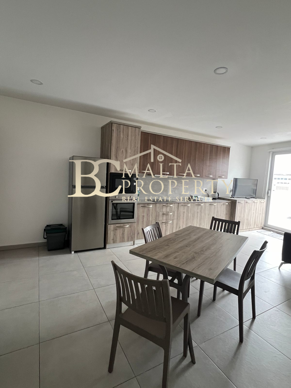 Msida 2 Bedroom / 2 Bathroom Fully Air Conditioned Penthouse close to Junior College