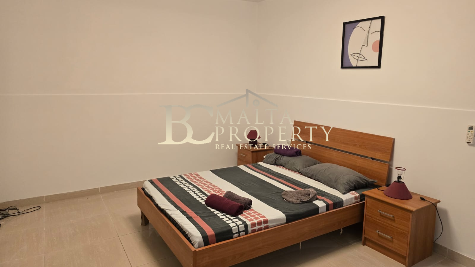 St Julian Spinola behind Mc Donalds Spacious 2 Bedroom / 2 Bathroom Apartment