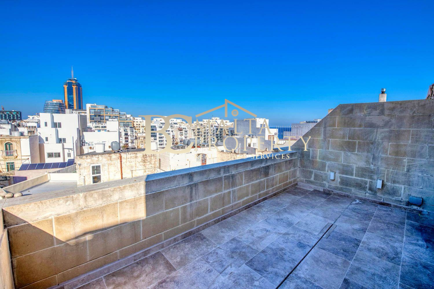 St Julians Spinola behind BNF Bank 3 Double Bedroom / 3 Bathroom Penthouse with Garage