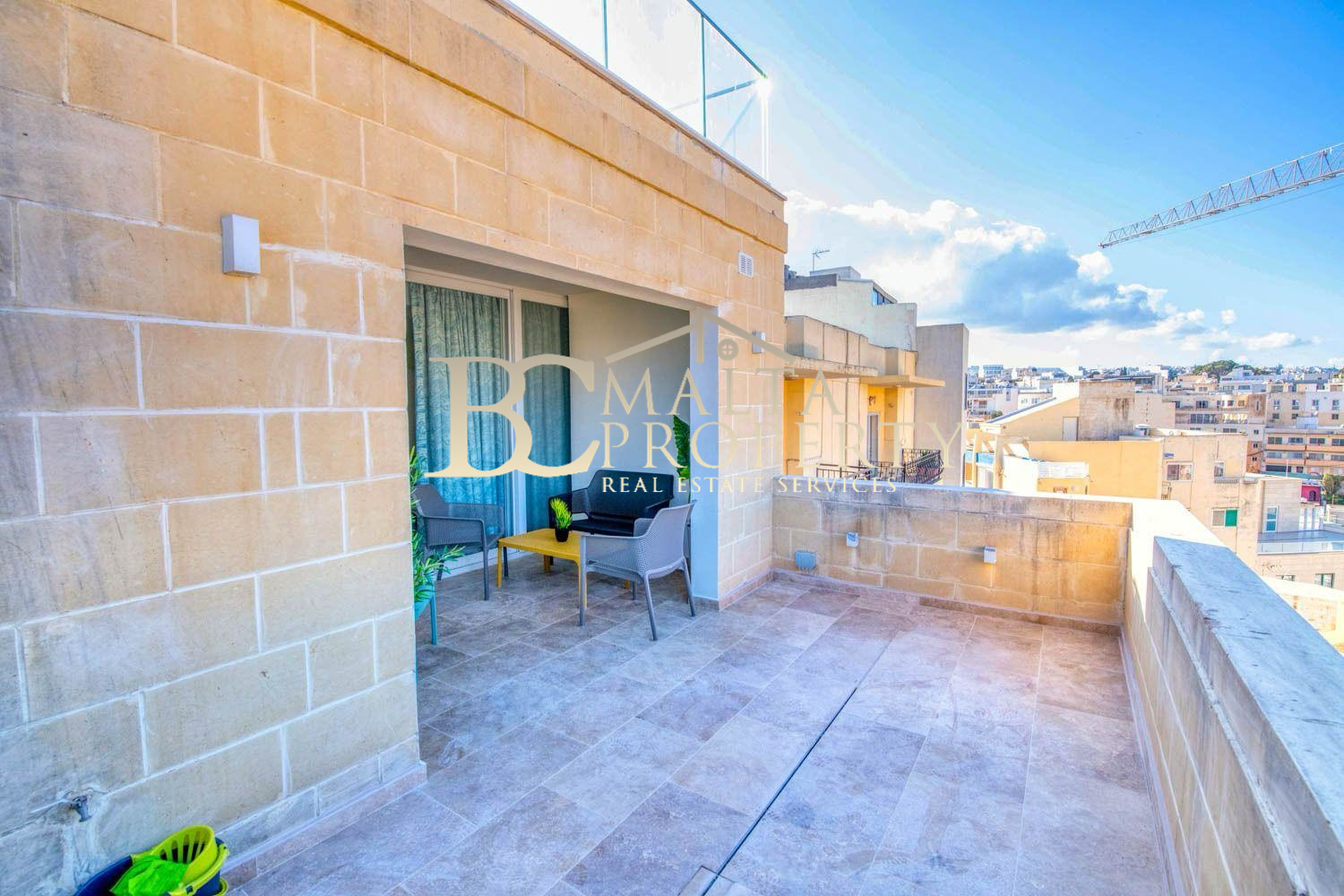 St Julians Spinola behind BNF Bank 3 Double Bedroom / 3 Bathroom Penthouse with Garage