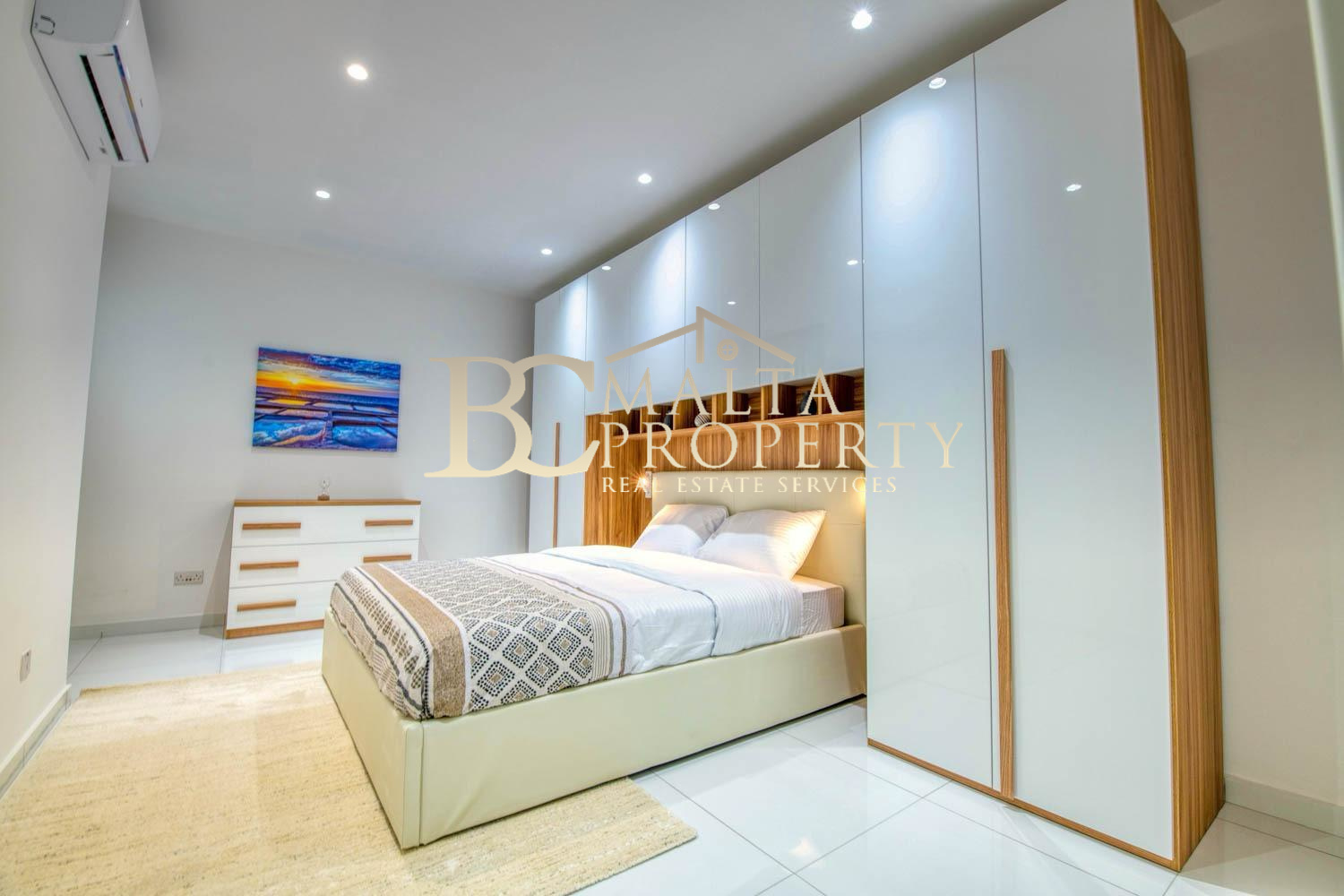 St Julians Spinola behind BNF Bank 3 Double Bedroom / 3 Bathroom Penthouse with Garage