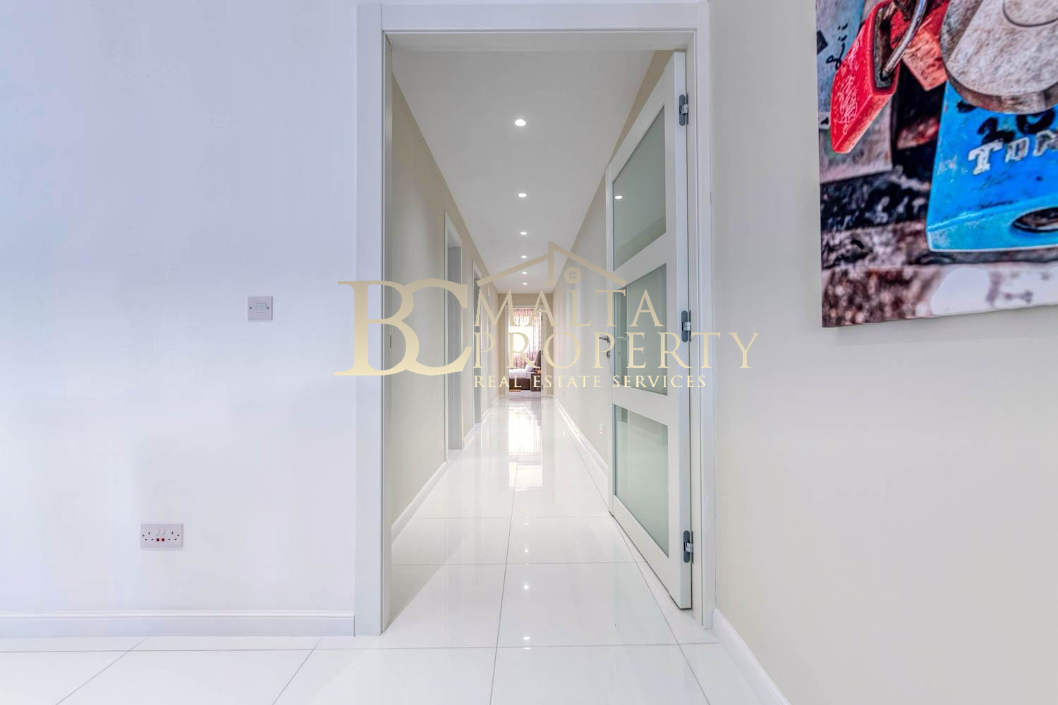 St Julians Spinola behind BNF Bank 3 Double Bedroom / 3 Bathroom Penthouse with Garage