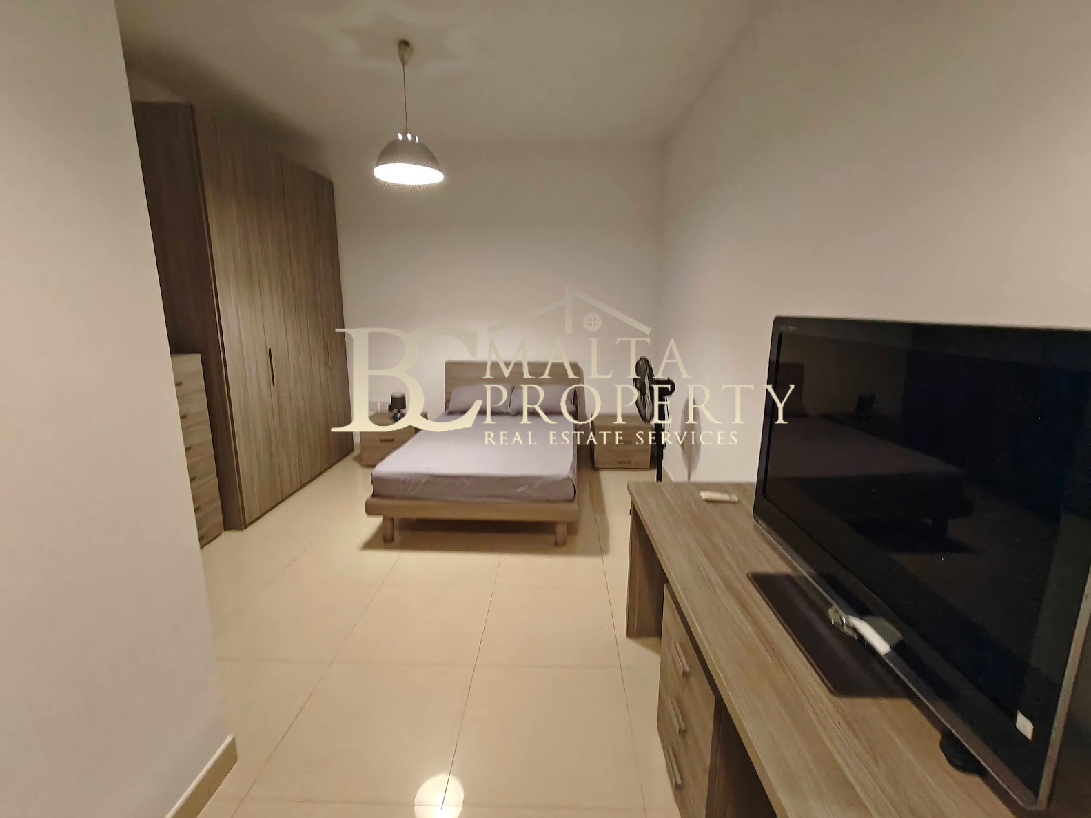 Gzira 3 Bedroom / 2 Bathroom Apartment Quiet Good Central Location
