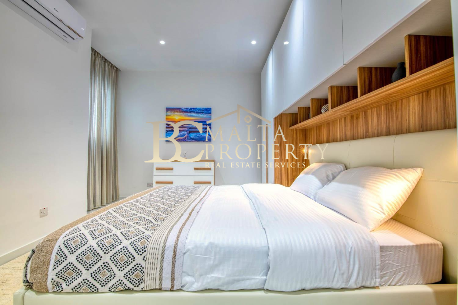 St Julians Spinola behind BNF Bank 3 Double Bedroom / 3 Bathroom Penthouse with Garage