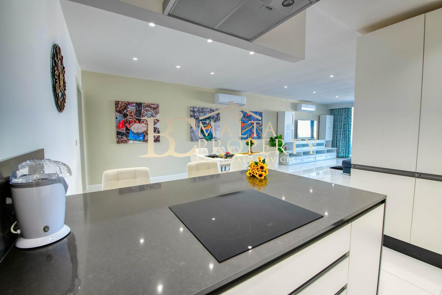 St Julians Spinola behind BNF Bank 3 Double Bedroom / 3 Bathroom Penthouse with Garage