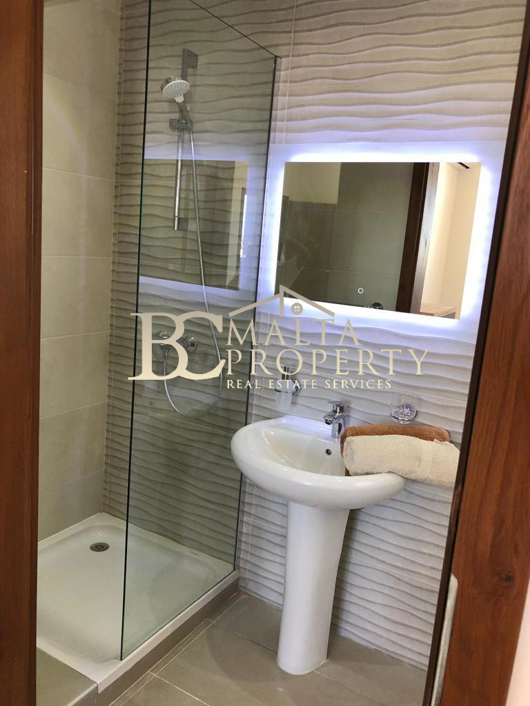 Swieqi 2 Bedroom / 2 Bathroom Penthouse with 2 Terraces