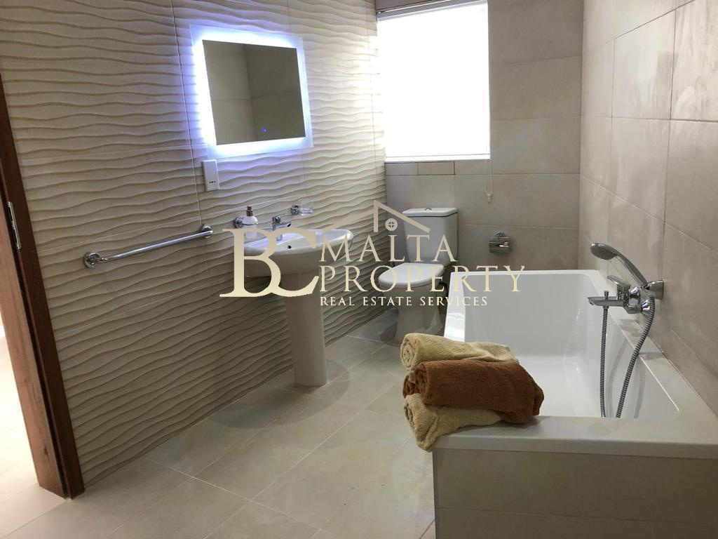 Swieqi 2 Bedroom / 2 Bathroom Penthouse with 2 Terraces