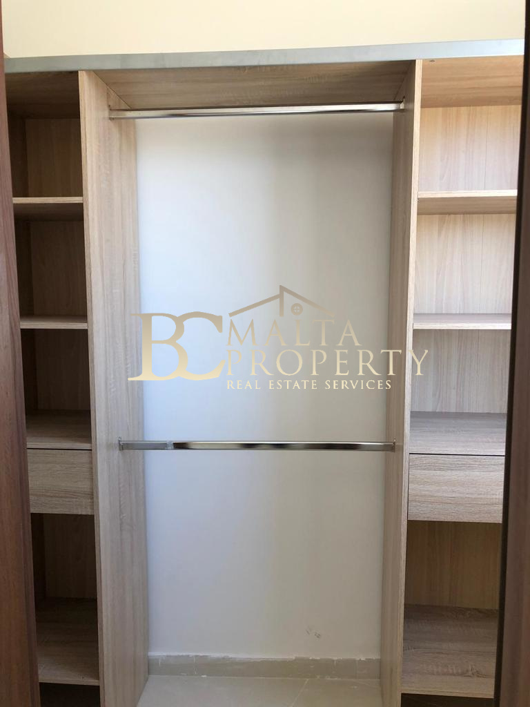 Swieqi 2 Bedroom / 2 Bathroom Penthouse with 2 Terraces