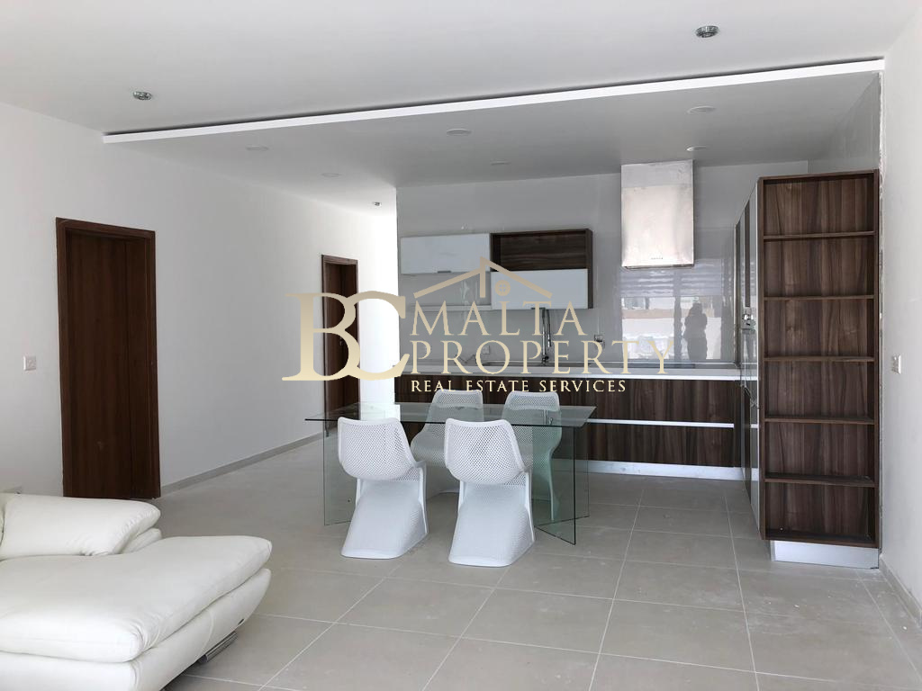 Swieqi 2 Bedroom / 2 Bathroom Penthouse with 2 Terraces