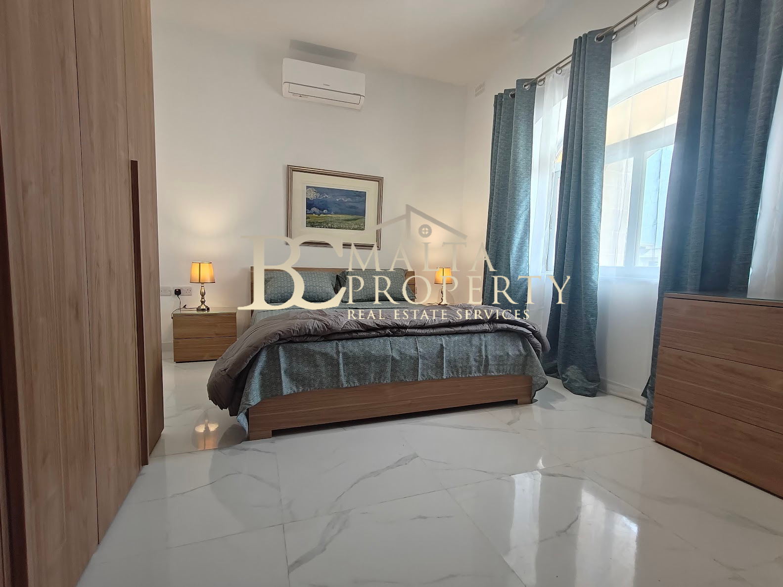 Pembroke first time on the market New 2 Bedroom Apartment with Backyard