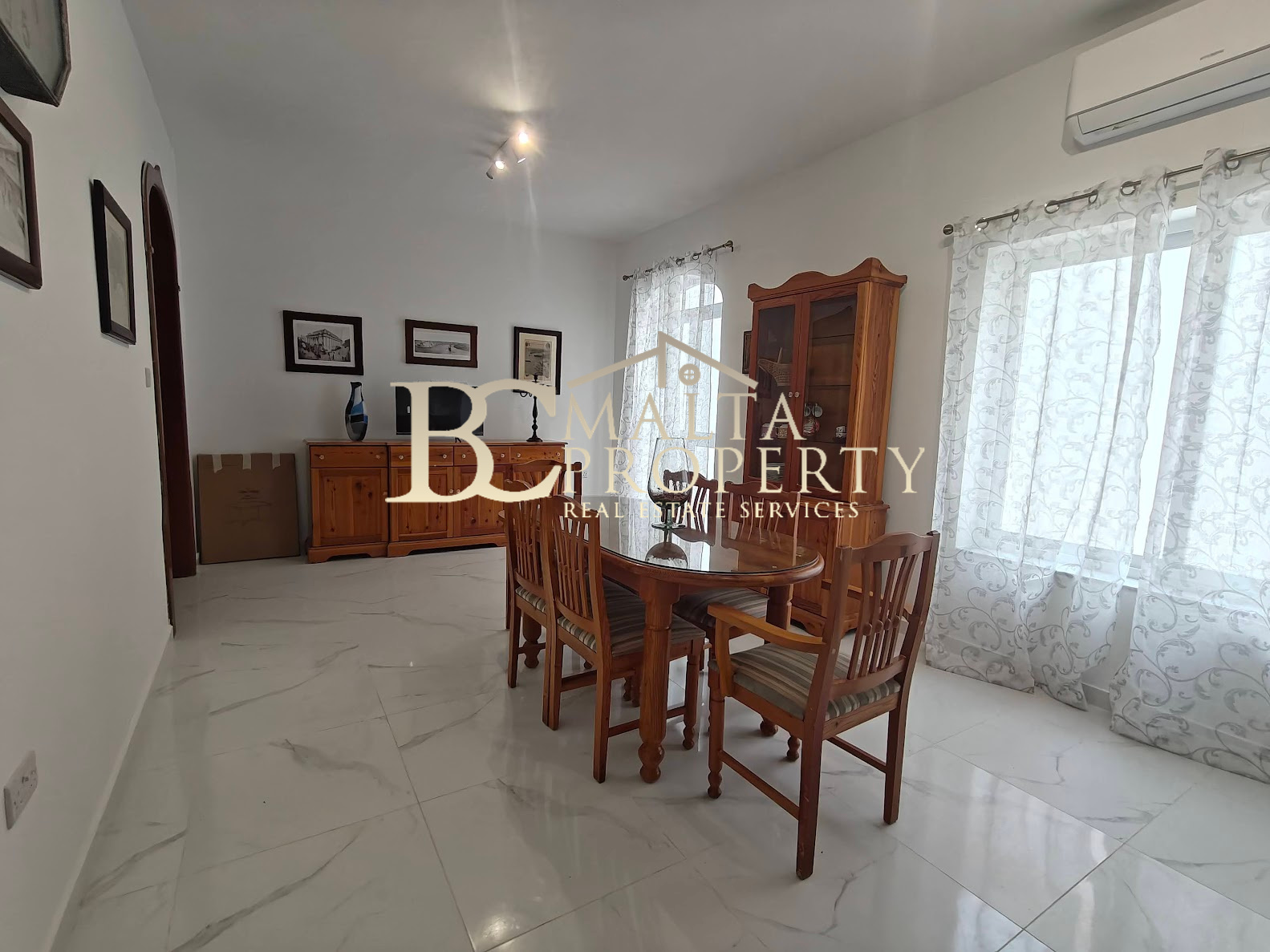 Pembroke first time on the market New 2 Bedroom Apartment with Backyard