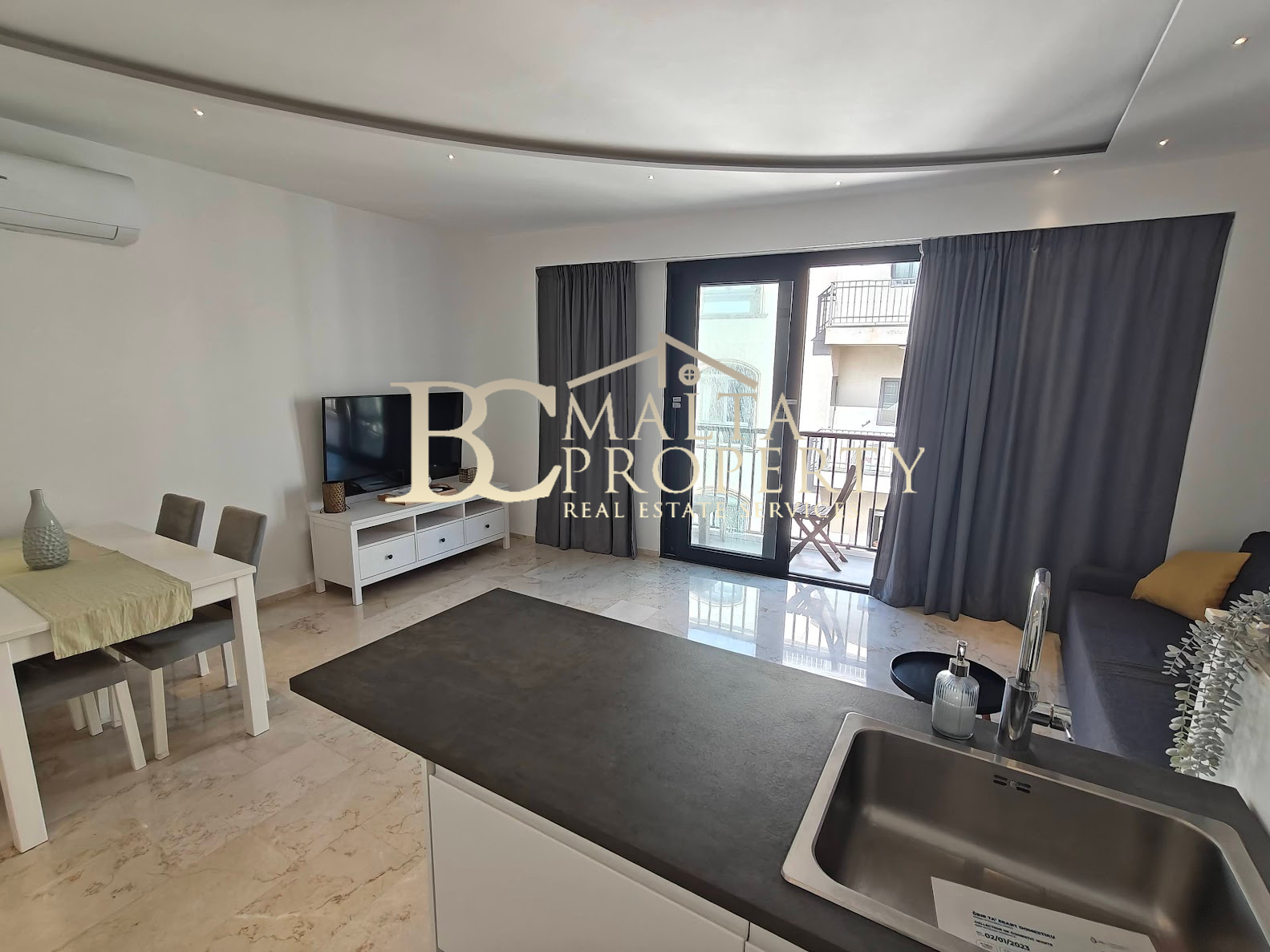 St Julians Spinola Highly Furnished Bright 1 Double Bedroom / 2 Bathroom Apartment with Views over Historic Spinola Tower Garden