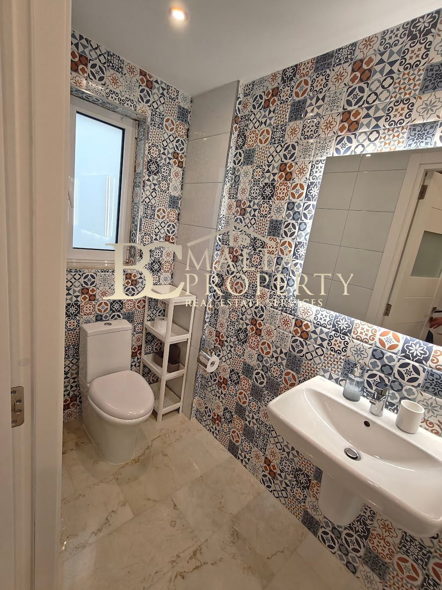 St Julians Spinola Seafront Highly Furnished 2 Double Bedroom / 3 Bathroom Apartment