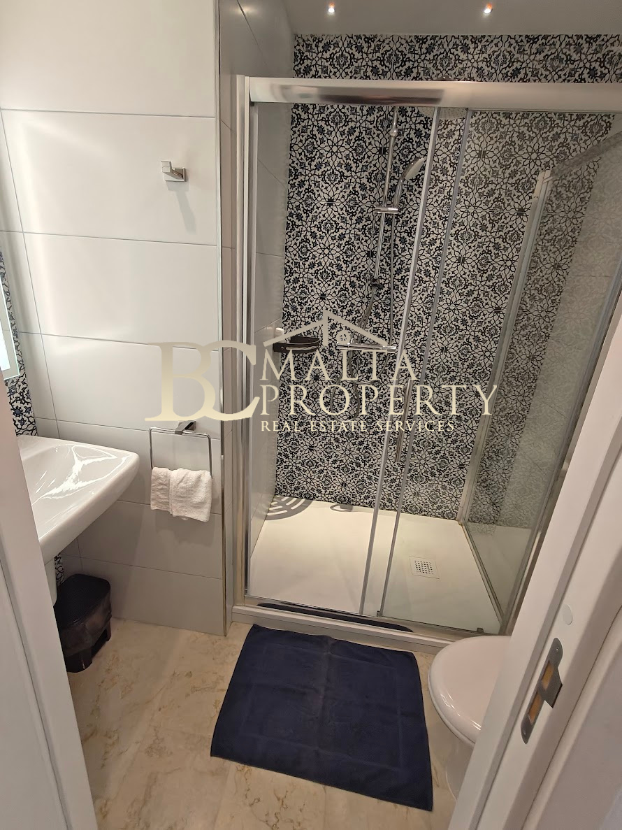 St Julians Spinola Seafront Highly Furnished 2 Double Bedroom / 3 Bathroom Apartment