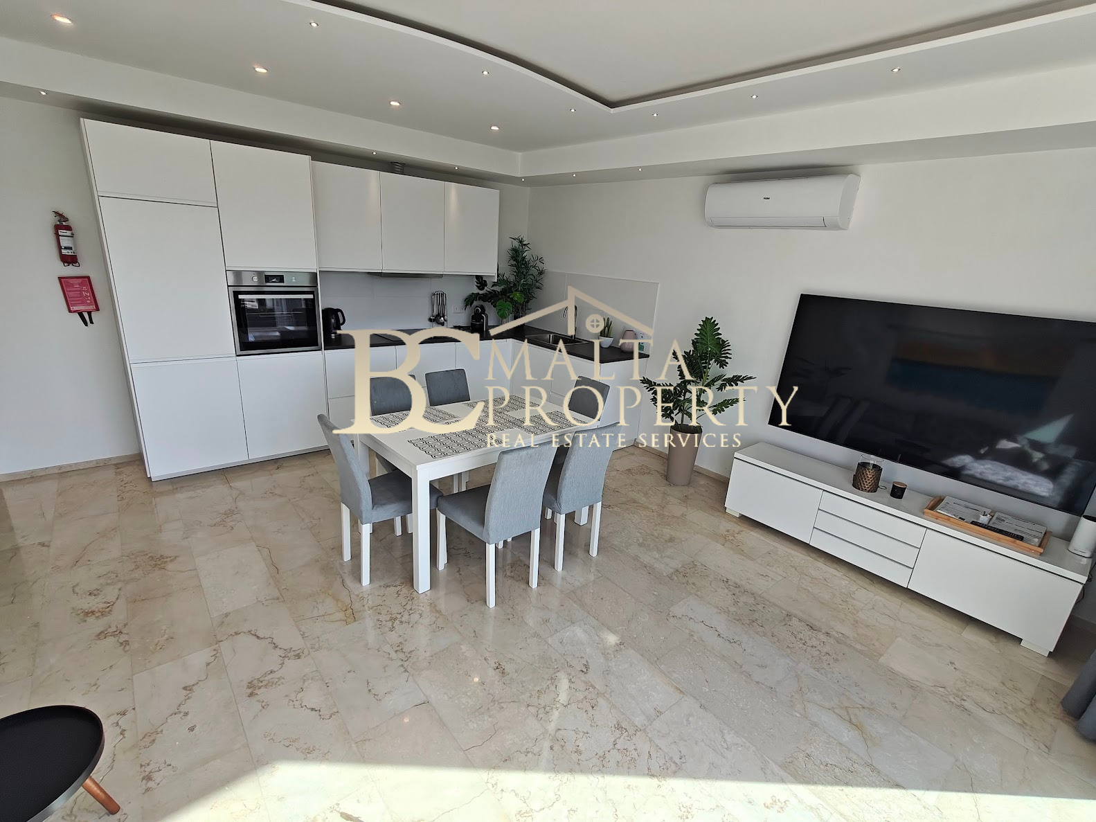 St Julians Spinola Seafront Highly Furnished 2 Double Bedroom / 3 Bathroom Apartment