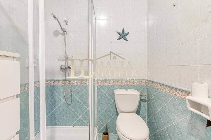 Marsascala, Zonqor, 2 bedroom Apartment with side sea View from it Balcony