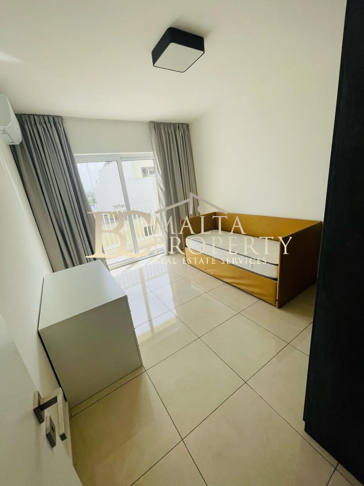 Zebbug 3 Bedroom/ 2 Bathroom Apartment with Back Valley Views