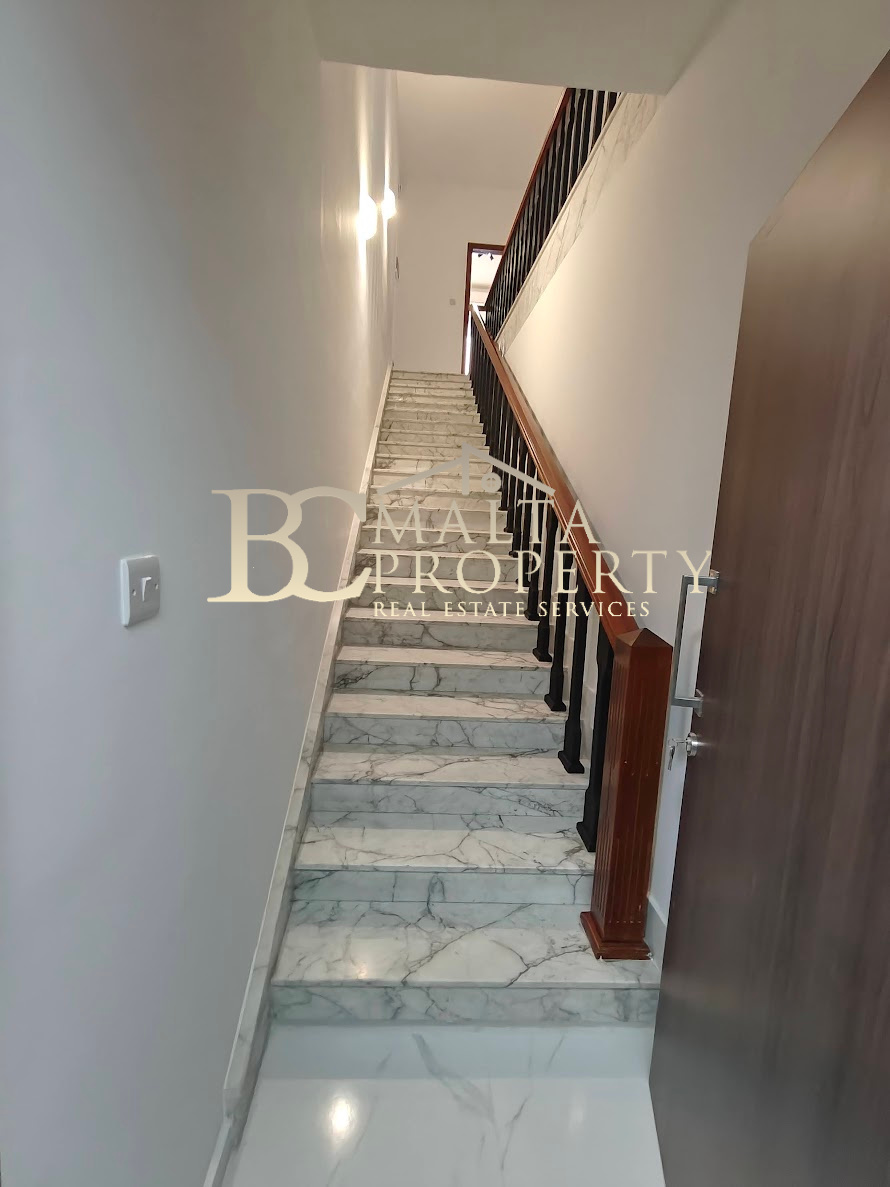 Pembroke first time on the market New 2 Bedroom Apartment with Roof