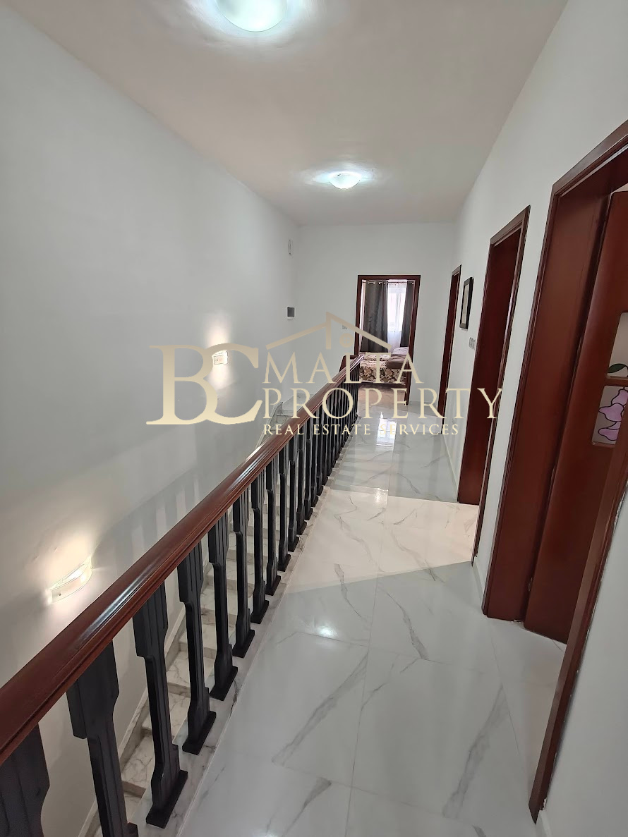 Pembroke first time on the market New 2 Bedroom Apartment with Roof