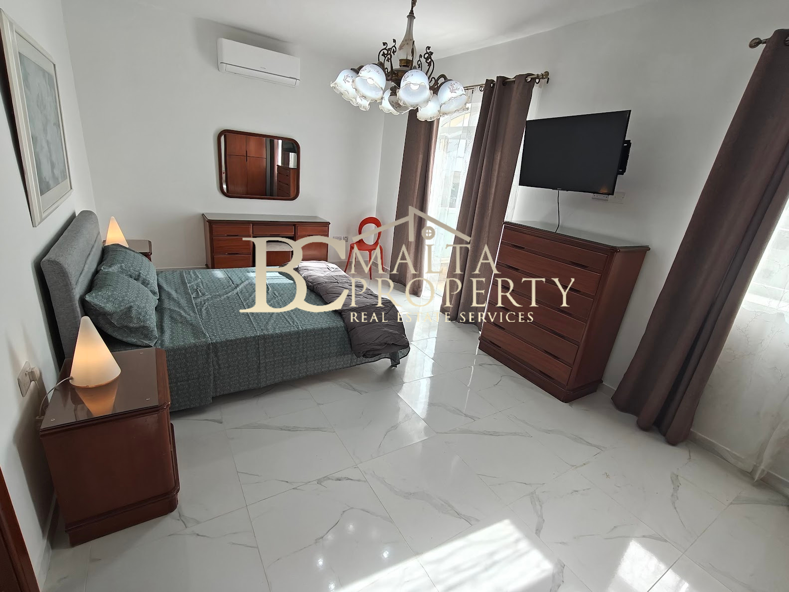 Pembroke first time on the market New 2 Bedroom Apartment with Roof