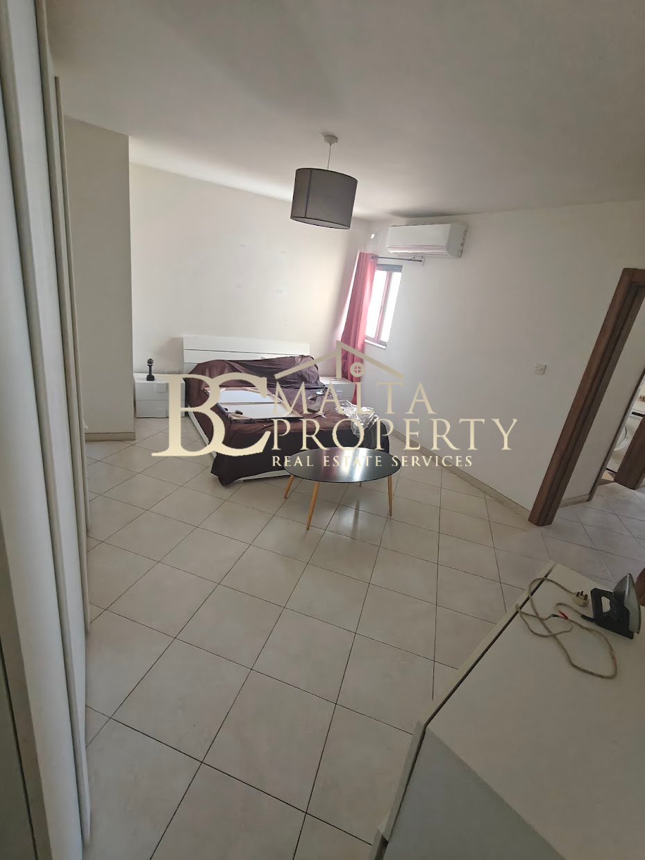 Siggiewi 2 Double Bedroom Penthouse with a Spacious Terrace enjoying distant Country Views