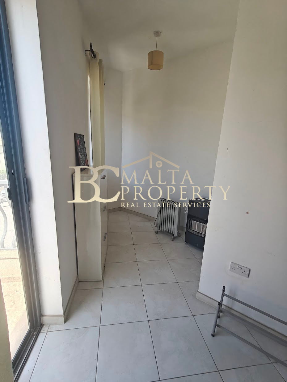 Siggiewi 2 Double Bedroom Apartment with Terrace