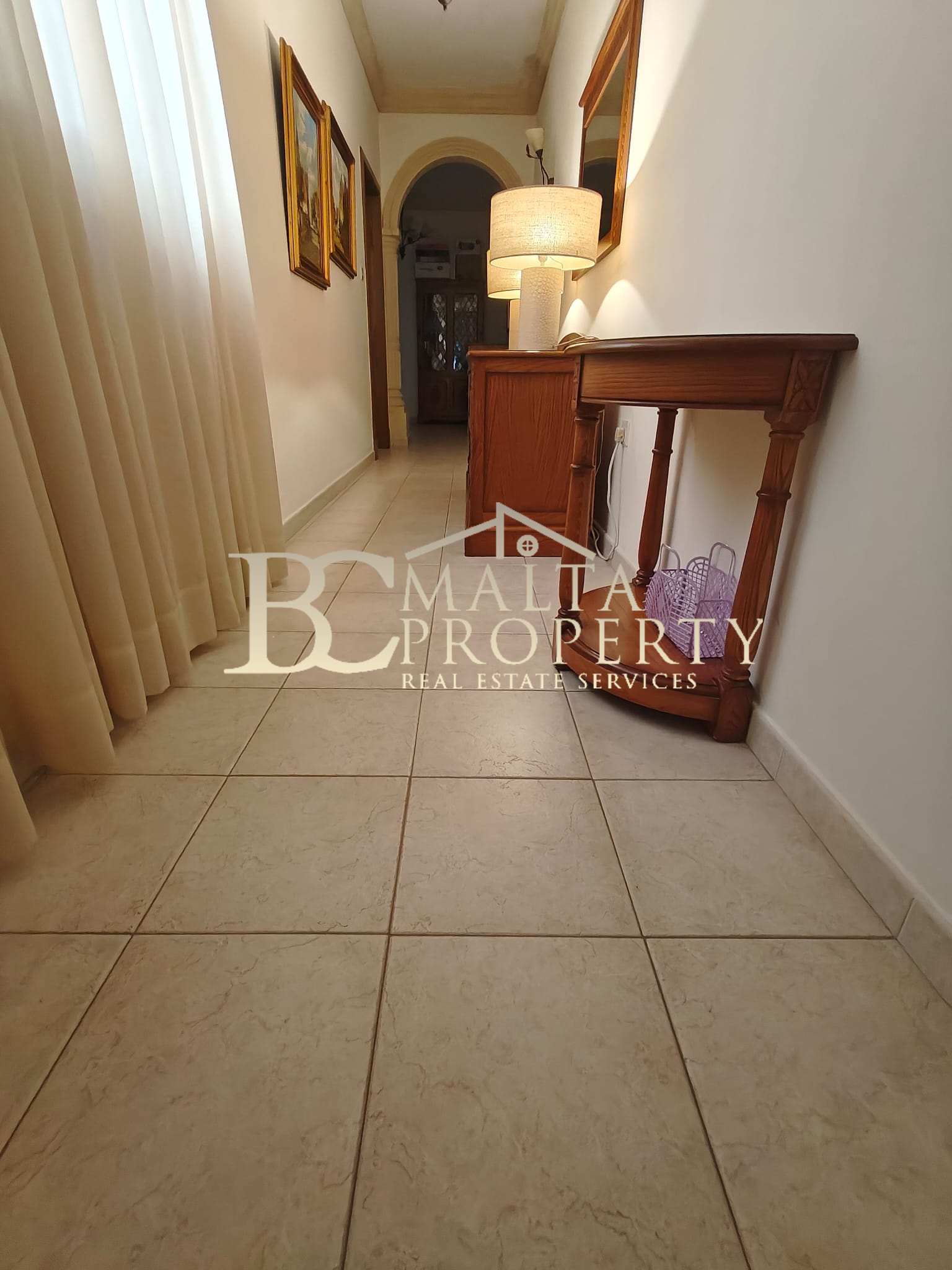 Rabat Very Spacious 3 Bedroom, 3 Bathroom+  Office room: 1st floor Maisonette with Large Roof Terrace and Optional Garage