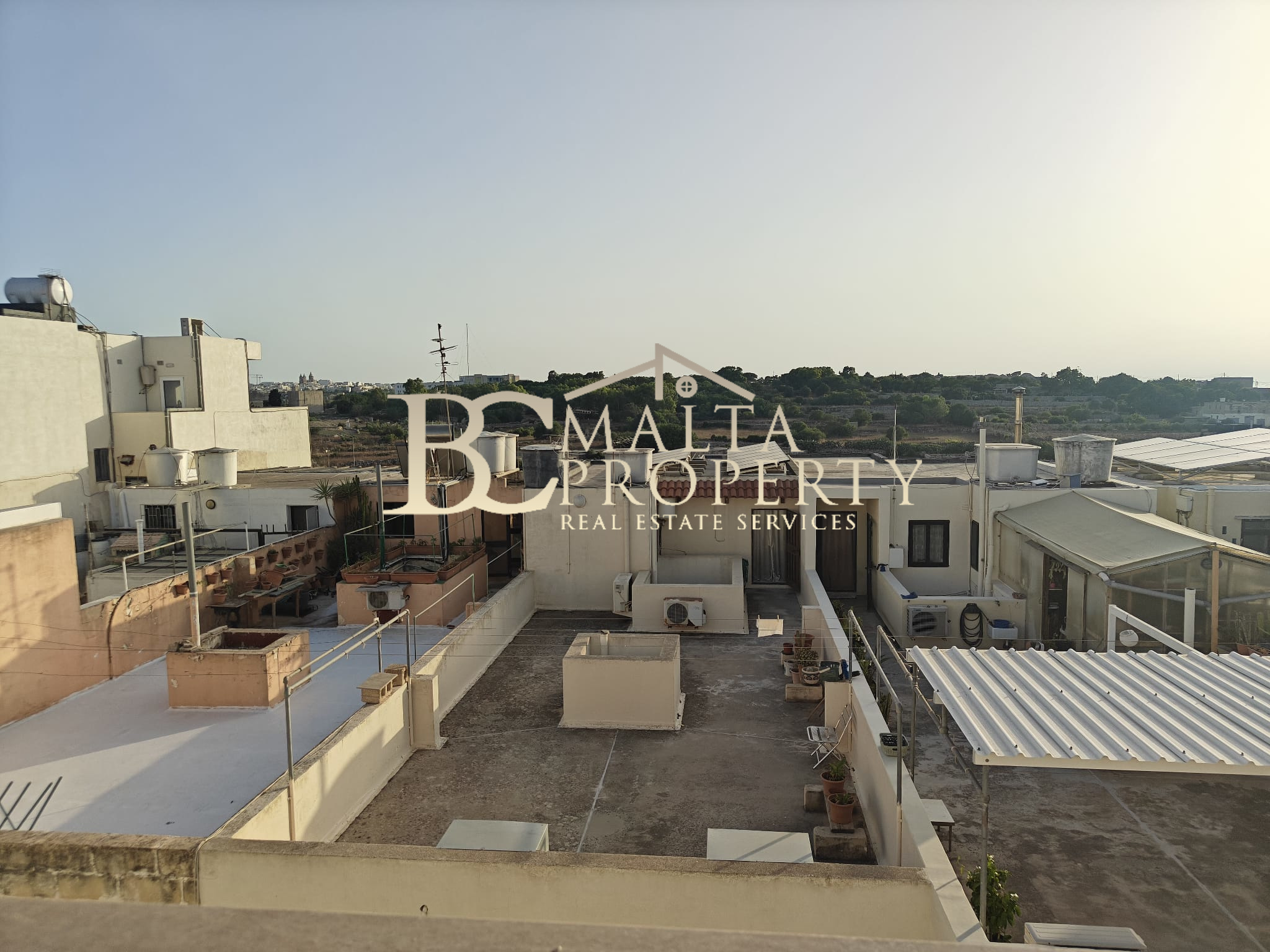 Rabat Very Spacious 3 Bedroom, 3 Bathroom+  Office room: 1st floor Maisonette with Large Roof Terrace and Optional Garage