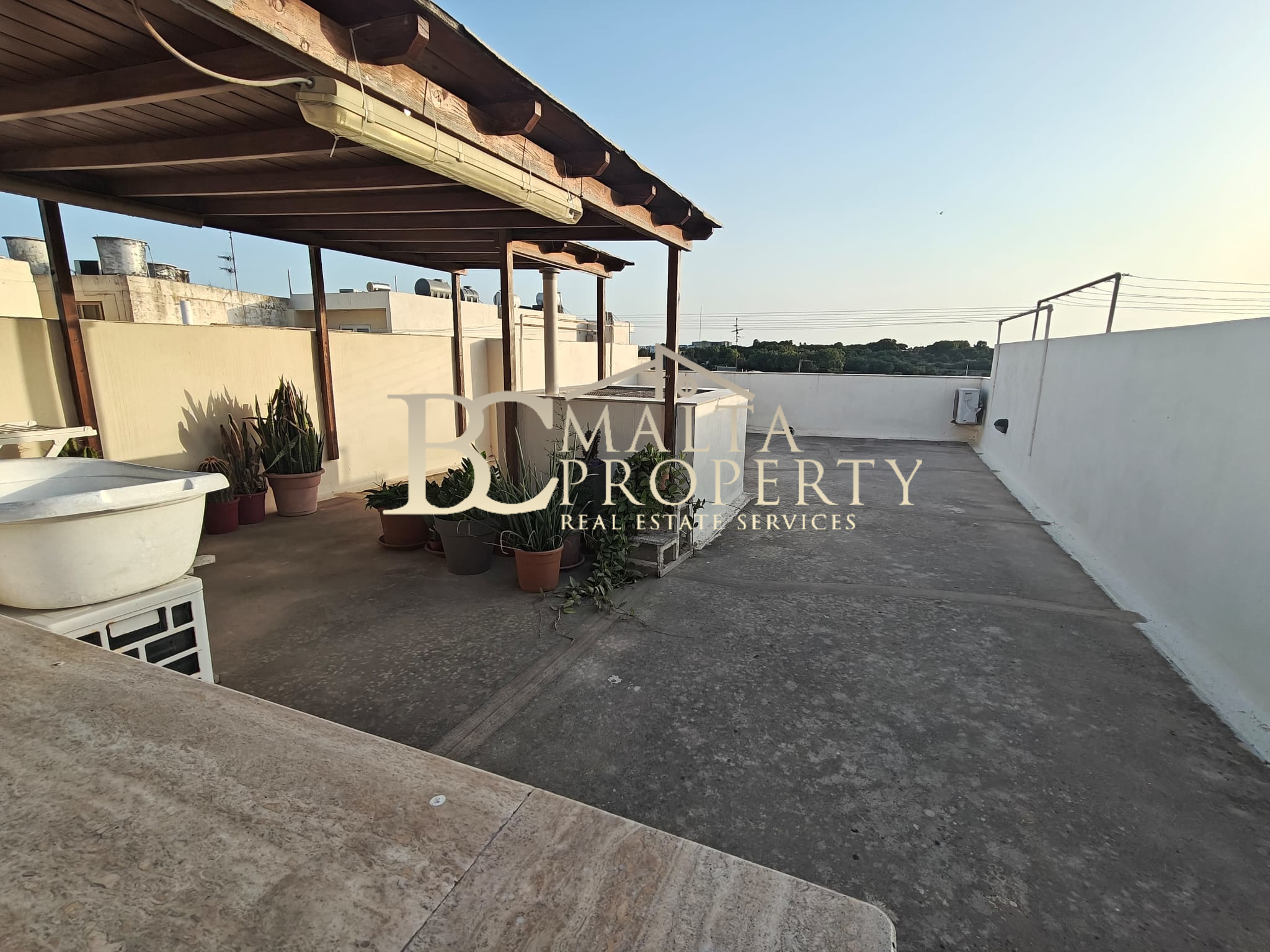 Rabat Very Spacious 3 Bedroom, 3 Bathroom+  Office room: 1st floor Maisonette with Large Roof Terrace and Optional Garage