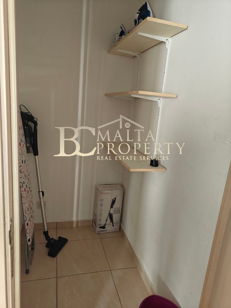 Swieqi Bright Fully Air Conditioned 2 Double Bedroom Apartment with A Spacious Terrace
