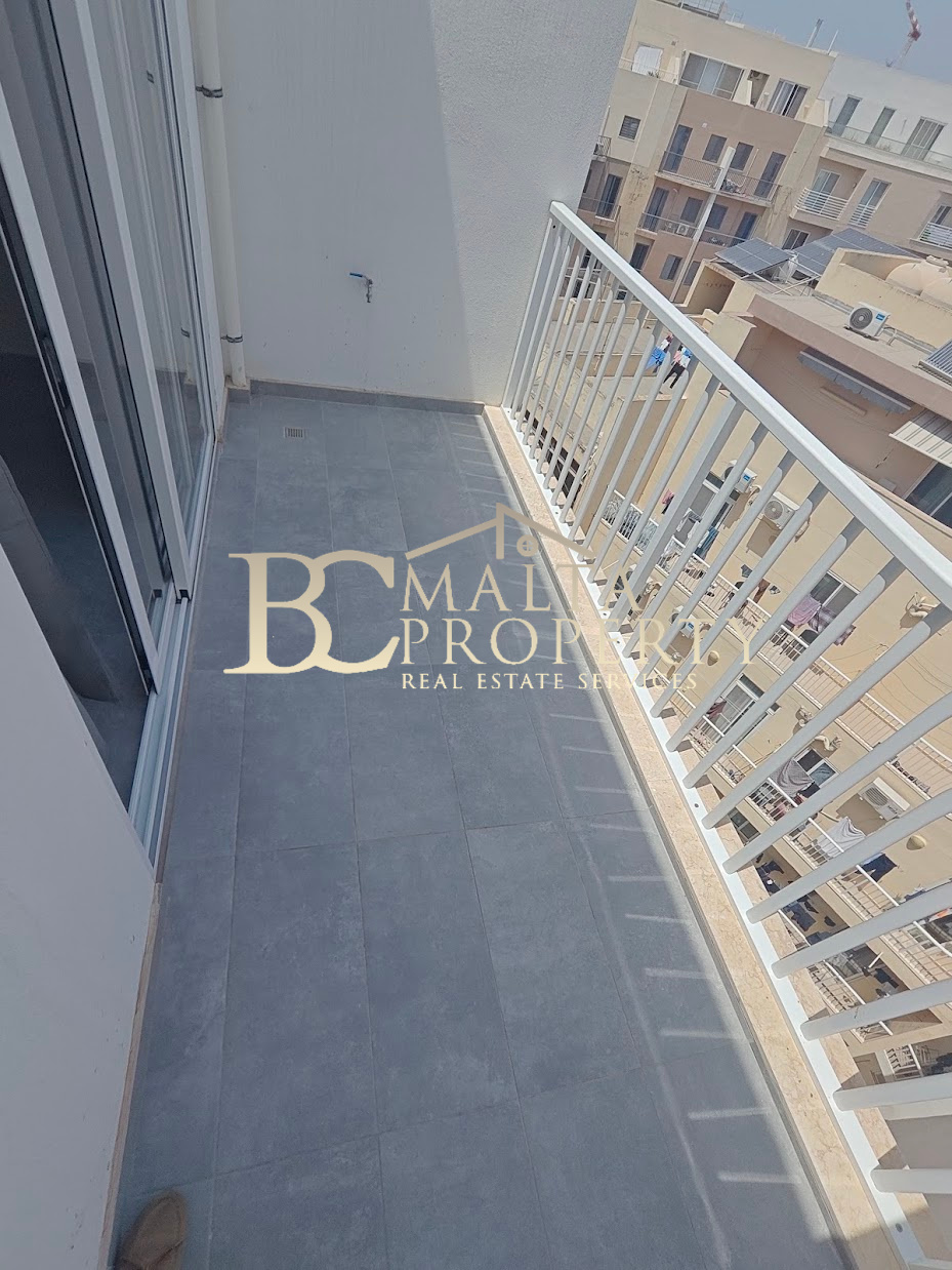 Msida Circus Brand New 2 Double / 2 Bathroom Penthouse