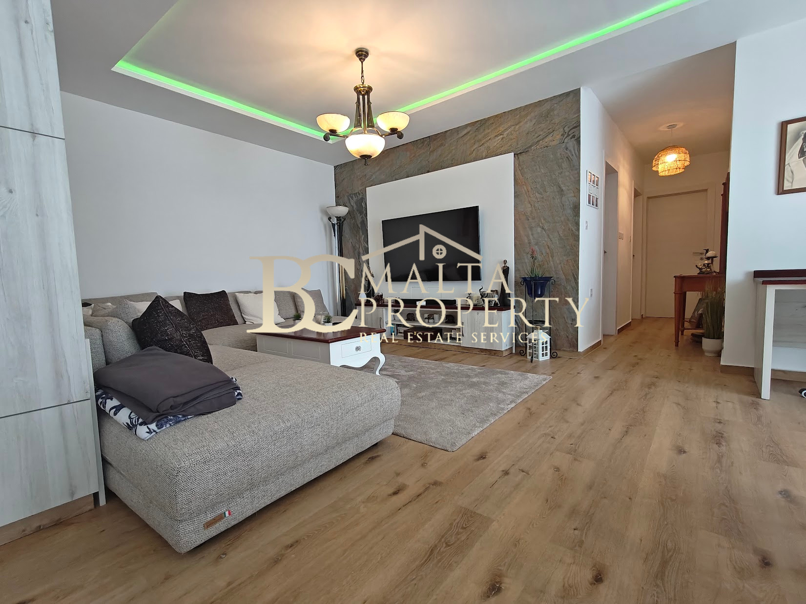 Qormi very nice area first time on the market 3 bedroom / 2bathroom Apartment