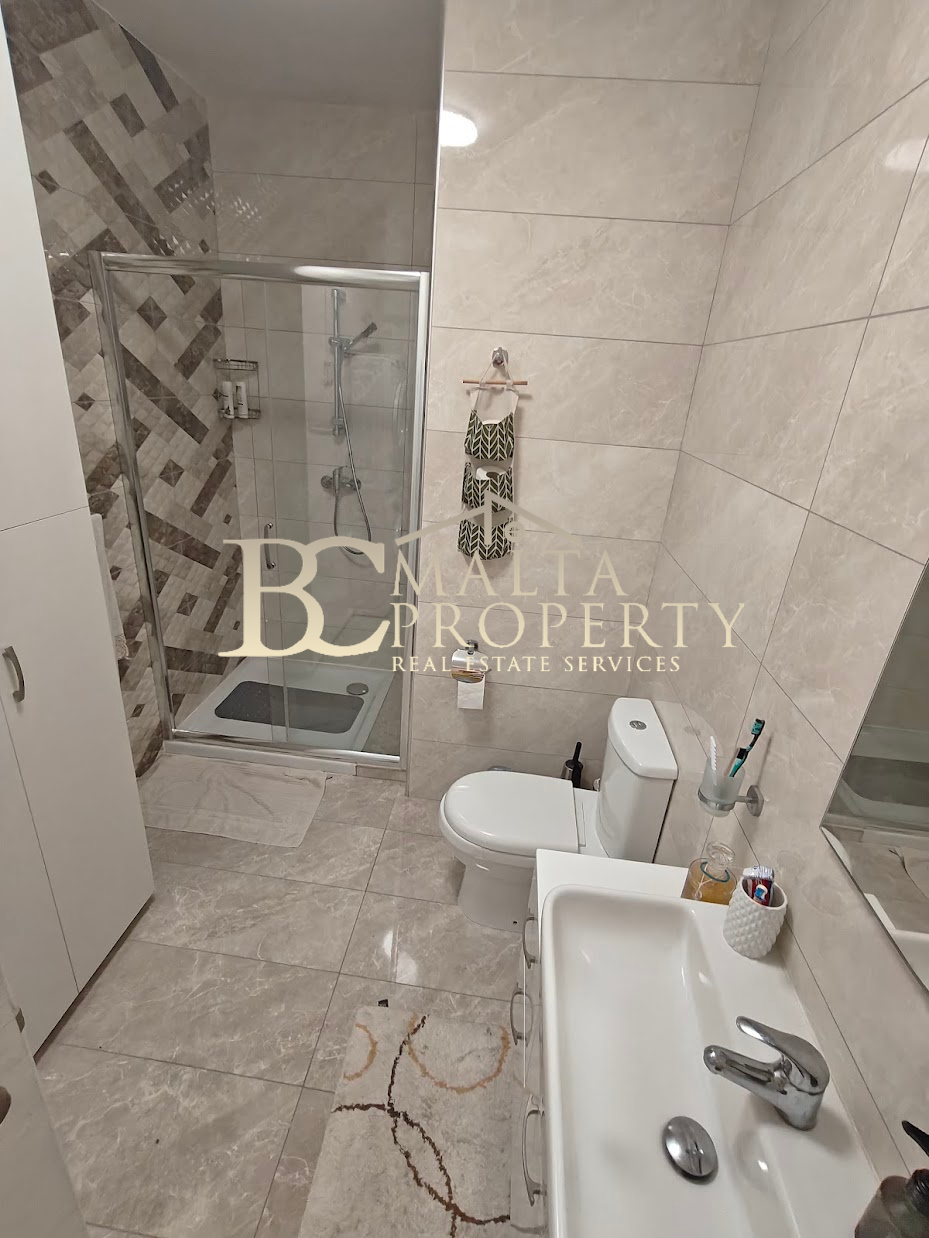 Qormi very nice area first time on the market 3 bedroom / 2bathroom Apartment