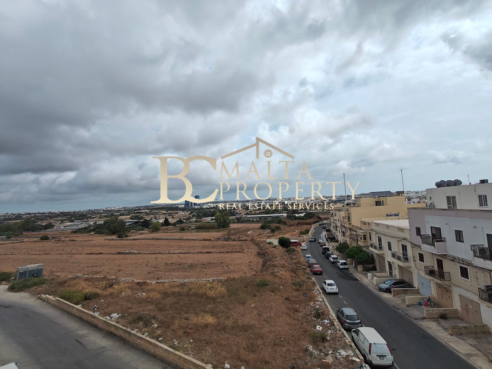 Qormi very nice area first time on the market 3 bedroom / 2bathroom Apartment