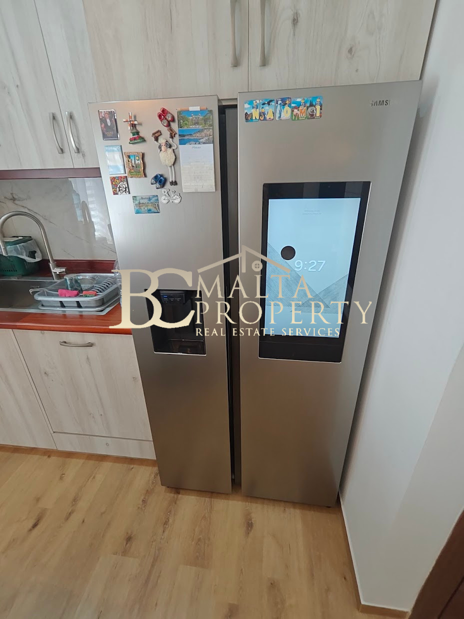 Qormi very nice area first time on the market 3 bedroom / 2bathroom Apartment